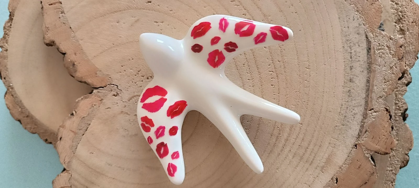 Hand-decorated ceramic swallow – photo 2